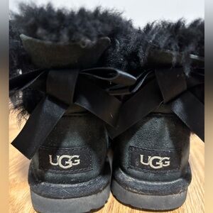 UGG AUSTRALIA Little Girl’s Classic Bailey Bow Black Boots